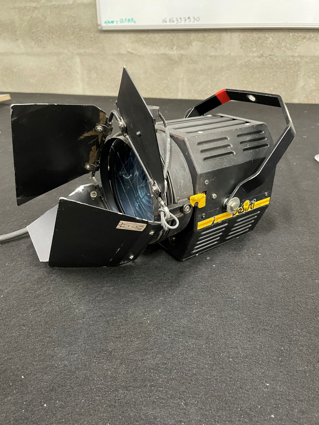 6 Fresnel 500W Desisti Magis 300/500/650 W (En Flight  de 6)