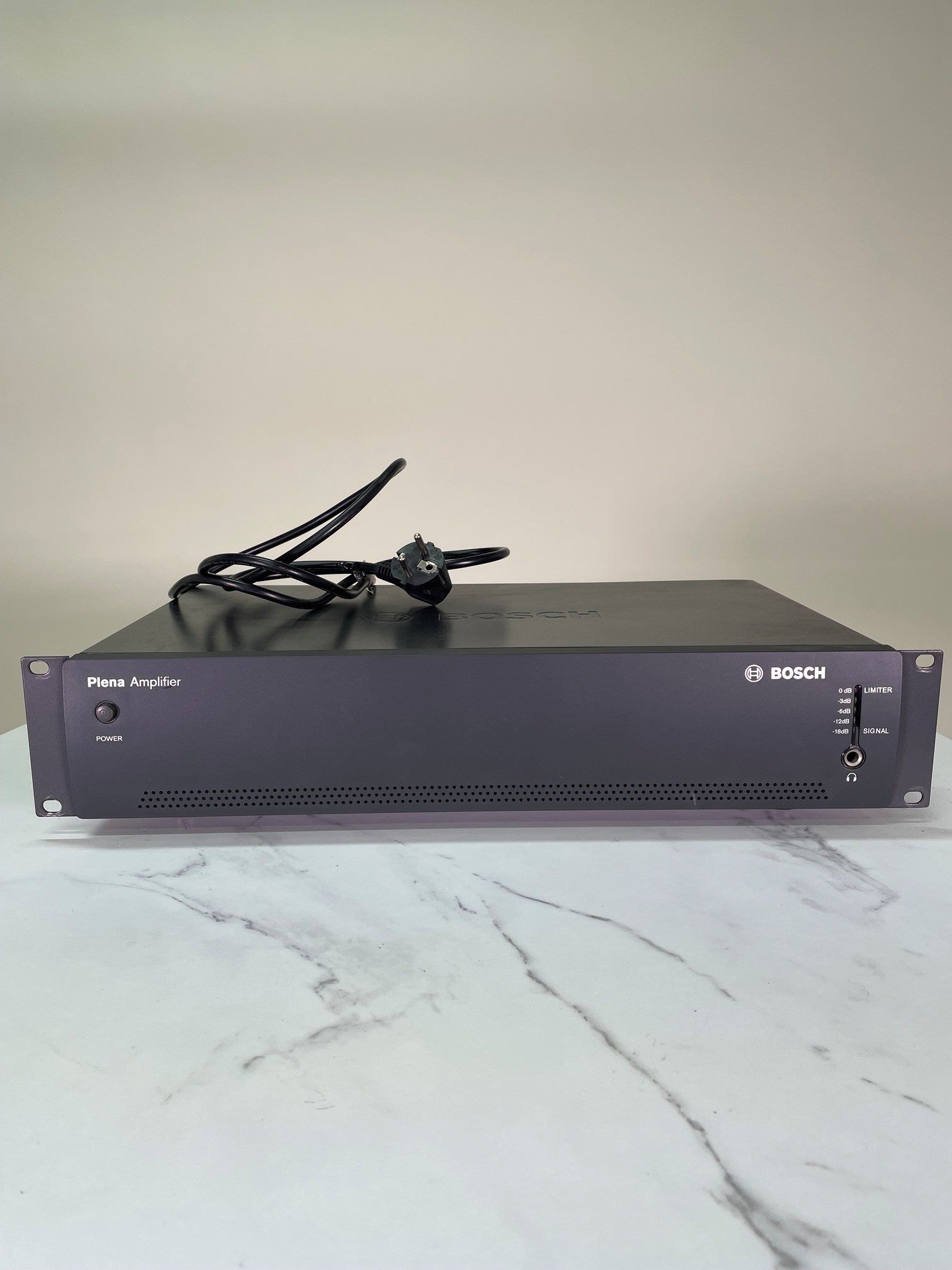 Amplificateur de puissance Bosch Plena PLE-1P120-EU – 120W / 100V
