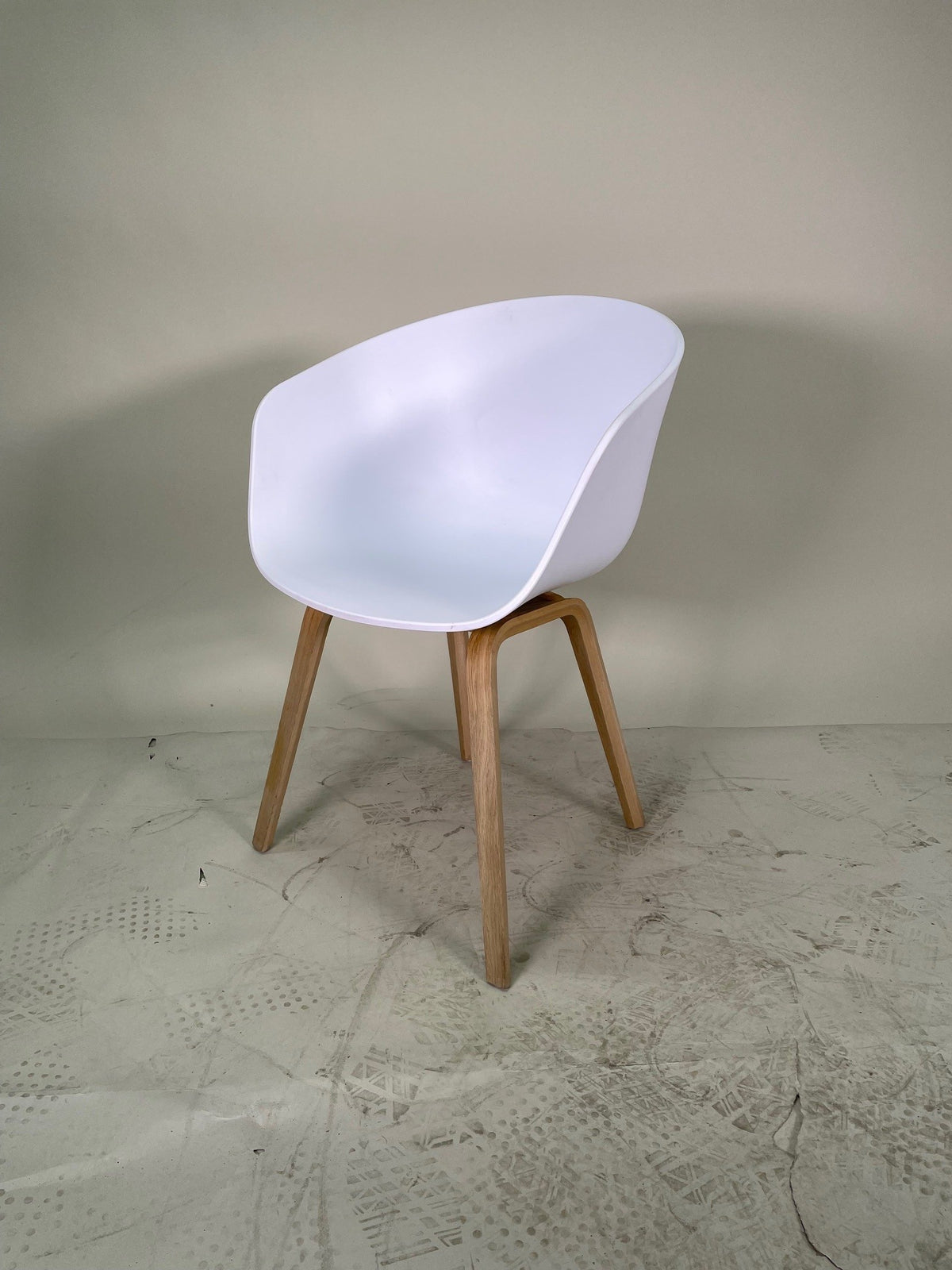 Chaise amagni blanc pieds bois