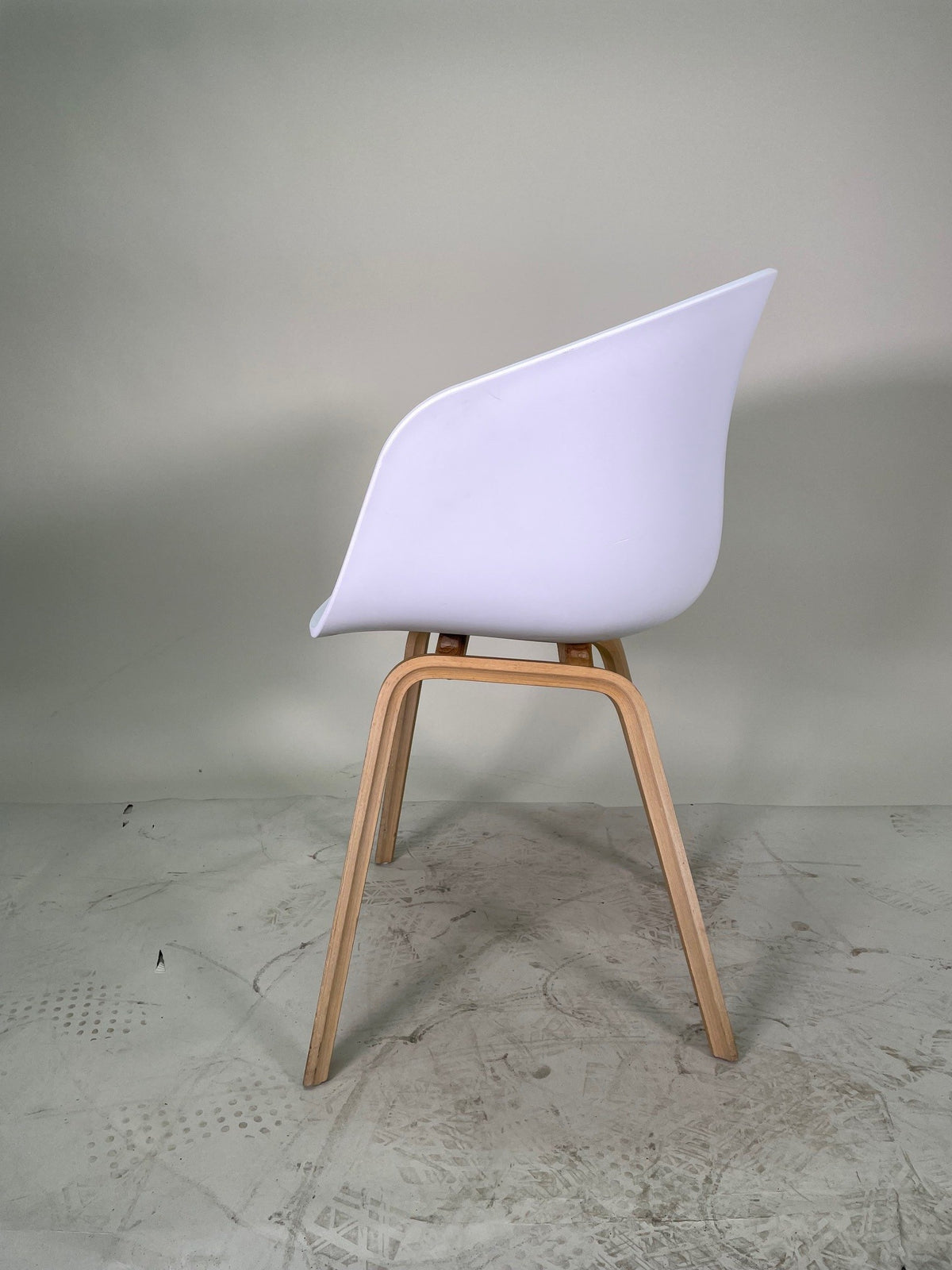 Chaise amagni blanc pieds bois