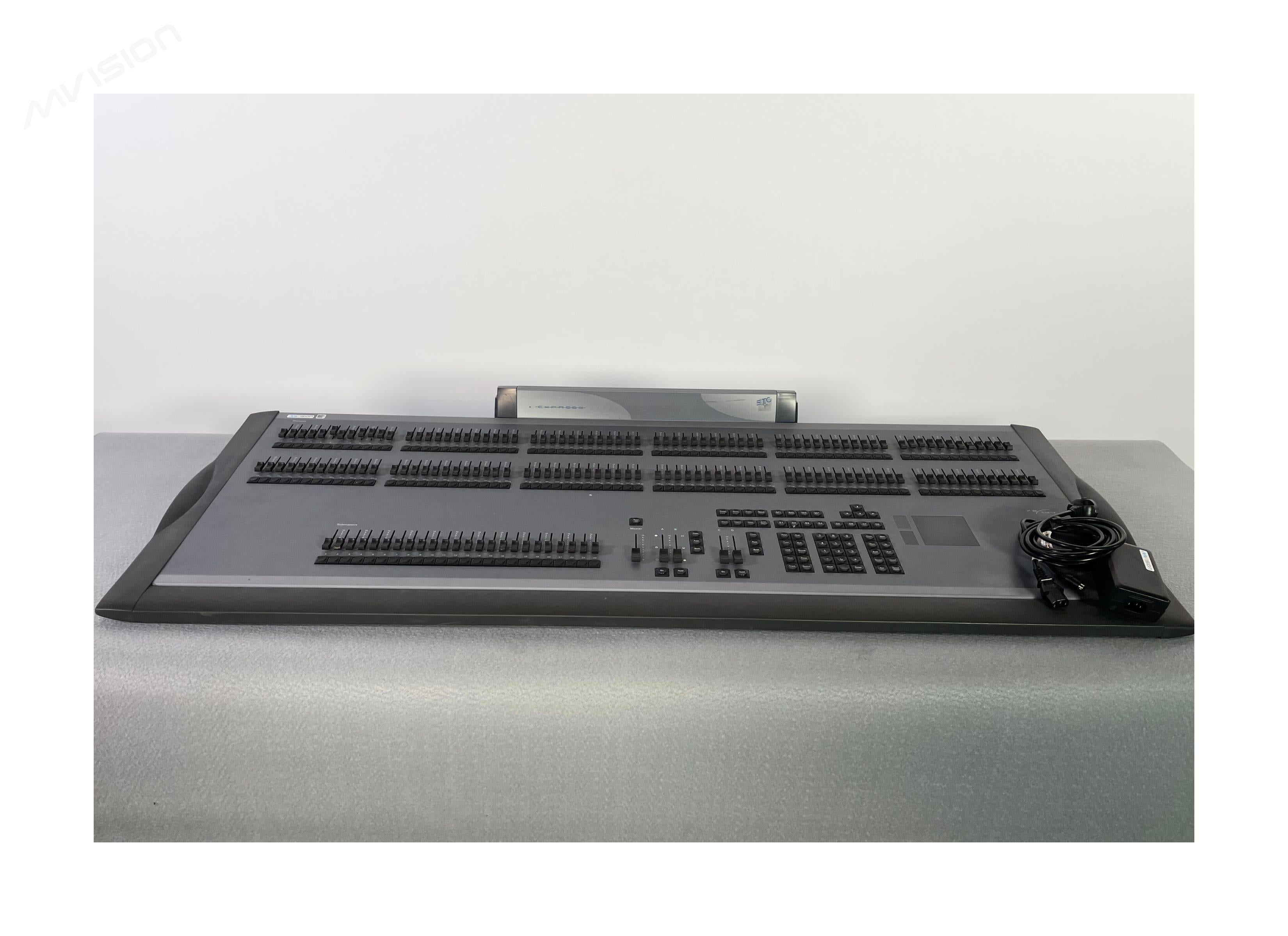 ETC Express 48/96 – Console d'éclairage DMX professionnelle