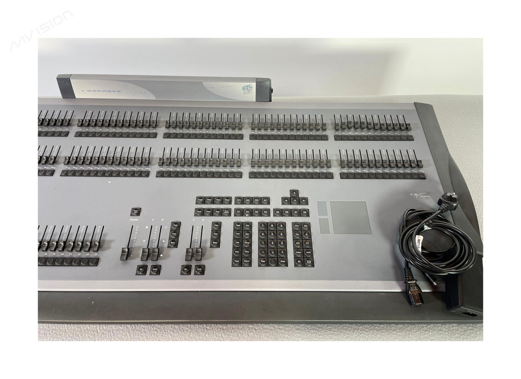 ETC Express 48/96 – Console d'éclairage DMX professionnelle