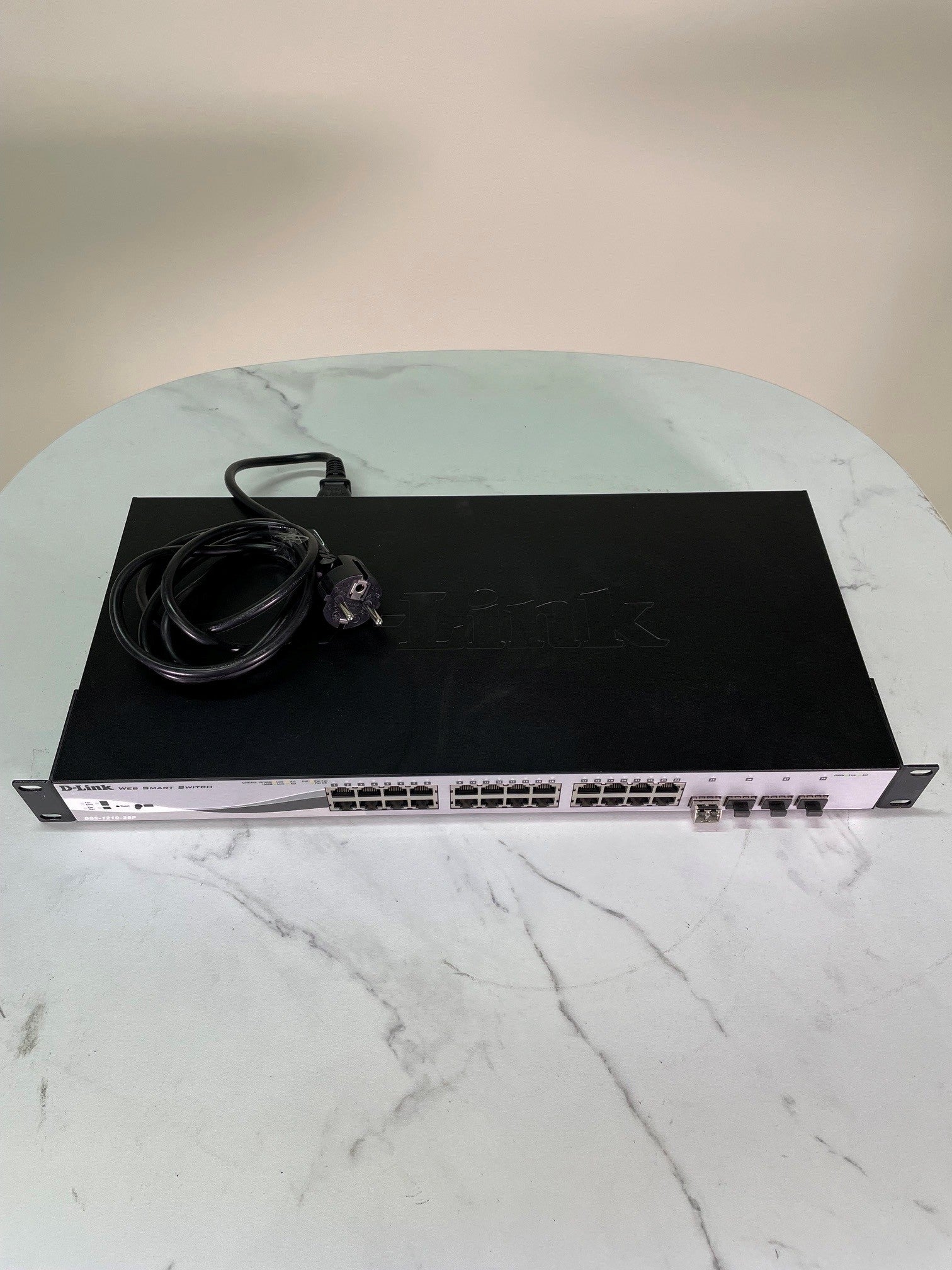 Switch PoE géré D-Link DGS-1210-28P – 24 ports Gigabit + 4 SFP