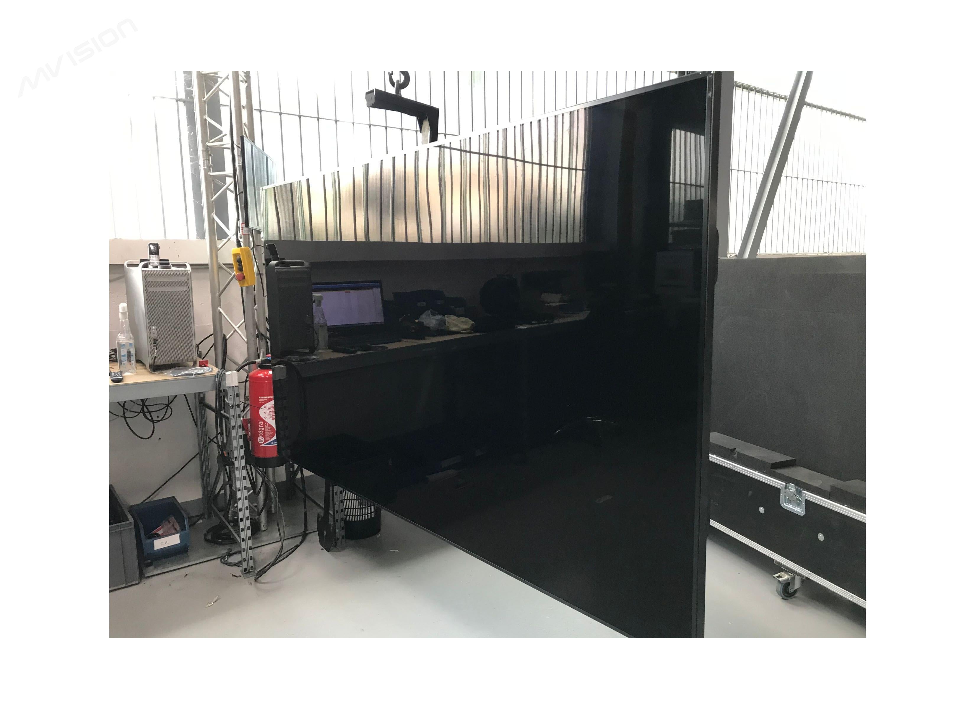 Ecran LED 95" SAMSUNG - ME95C ultra slim FullHD (Sans flight et sans platine)
