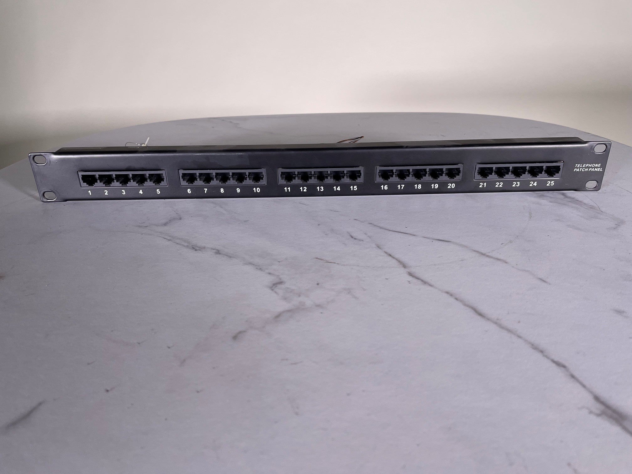 Panneau de brassage téléphonique 25 ports – Rack 19" 1U – Cat3 RJ11