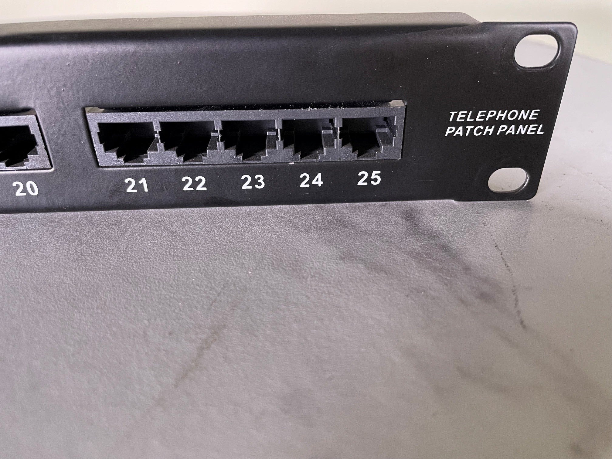 Panneau de brassage téléphonique 25 ports – Rack 19" 1U – Cat3 RJ11
