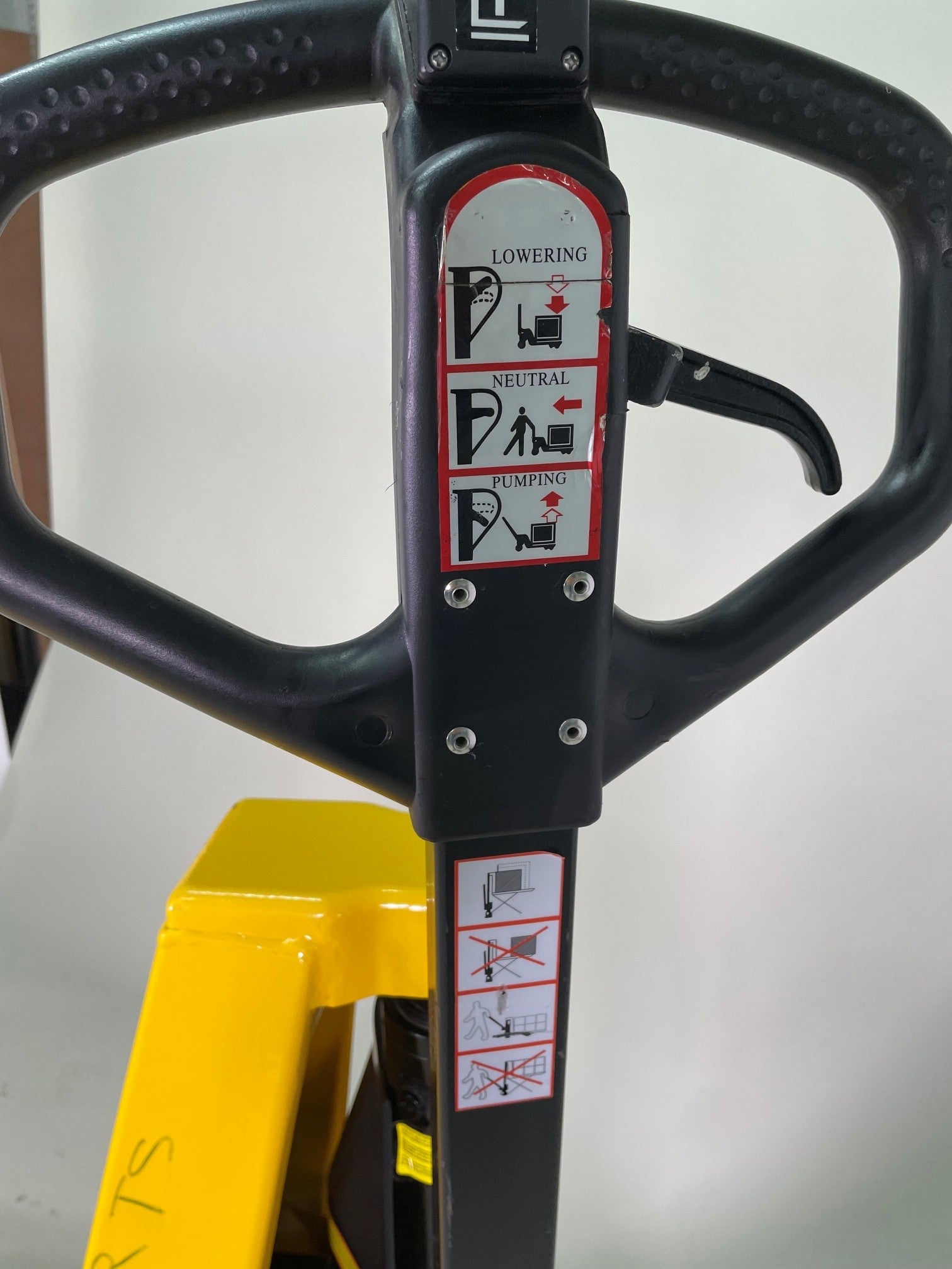 Transpalette manuel à  levée électrique 1000 kg – VENDU SANS BATTERIE