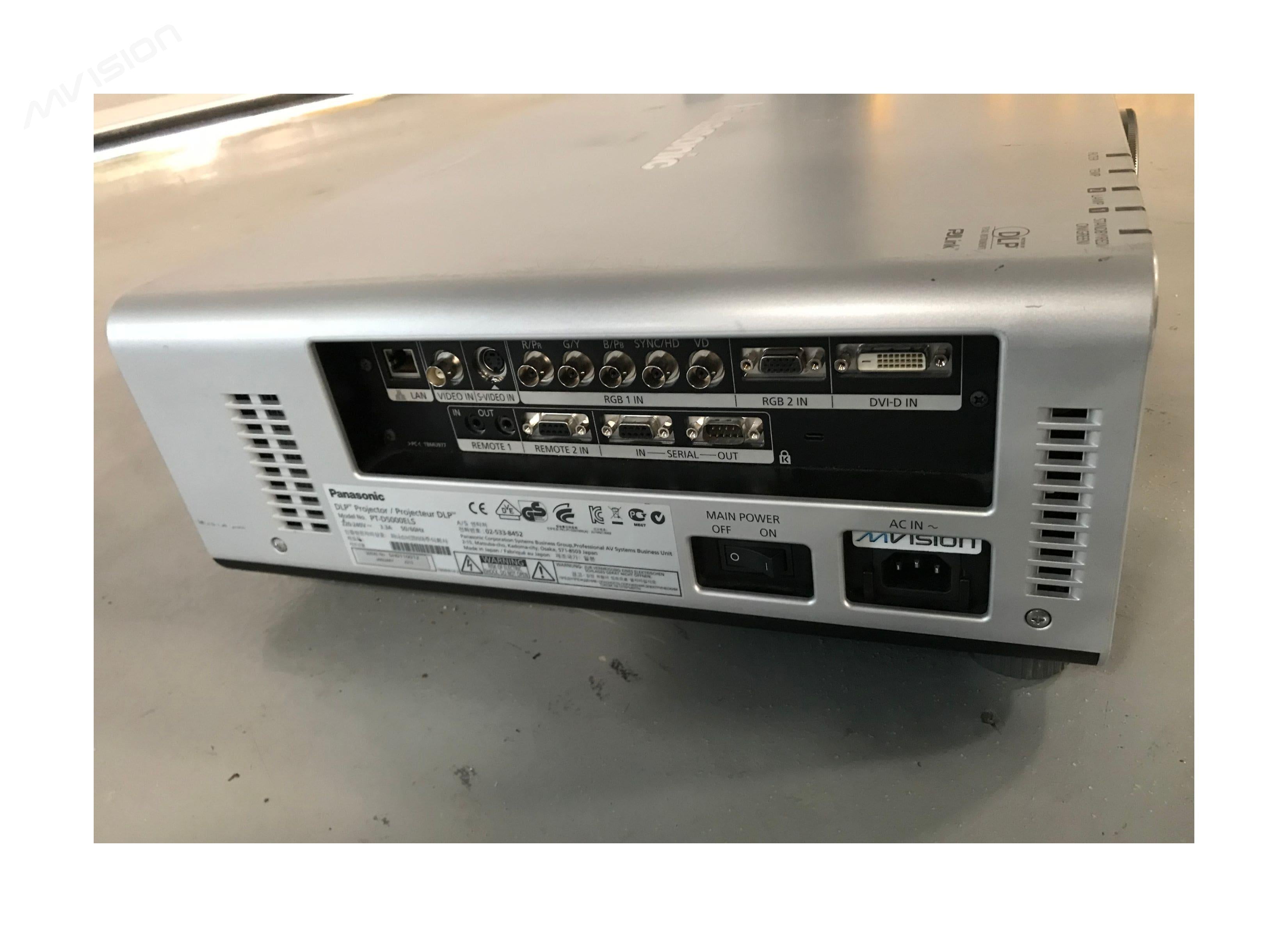 Vidéoprojecteur Panasonic PT-D5000 – 5 000 lumens – DLP – XGA – SANS OPTIQUE