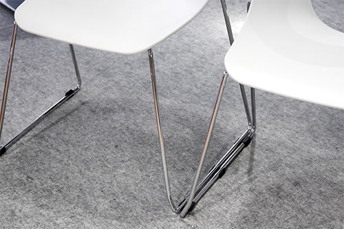 Chaise Hole - White