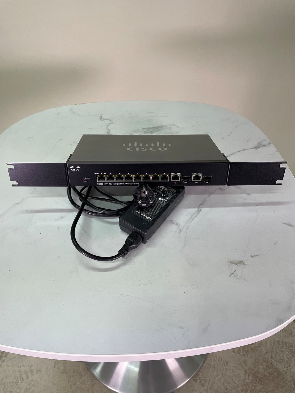 Switch PoE+ géré Cisco SG300-10PP – 8 ports Gigabit + 2 SFP – Layer 3