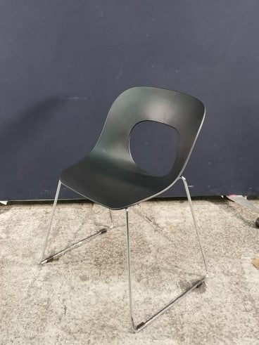 Chaise Hole - Black