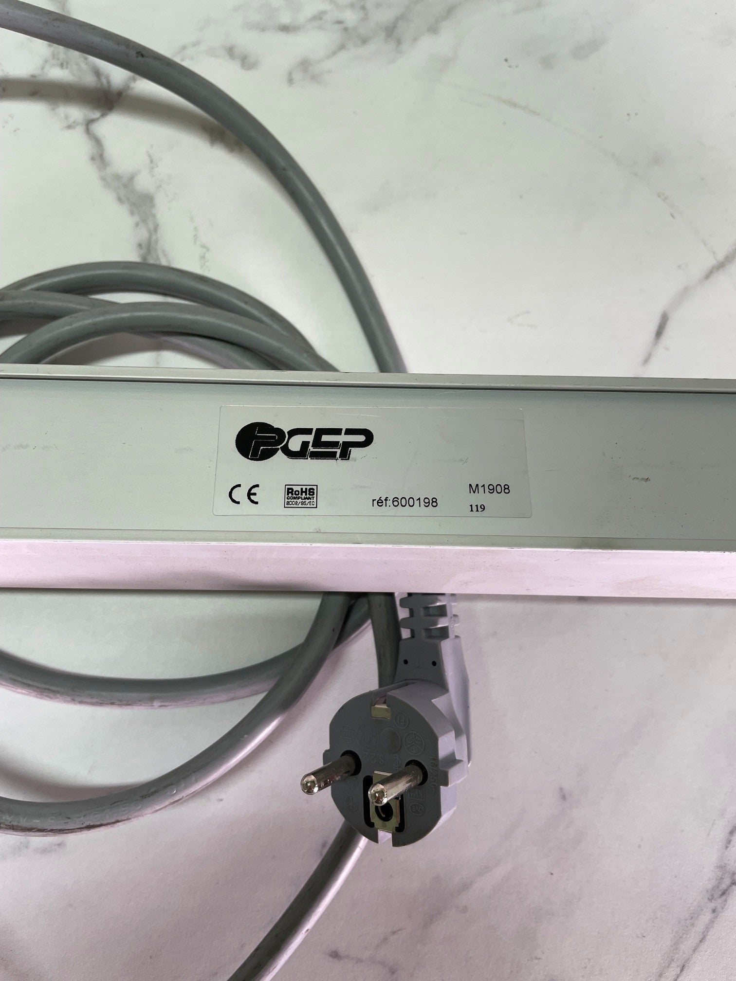 Bandeau multiprise rack 19" PGEP – 9 prises UTE – 16A 250V – Réf. 600198