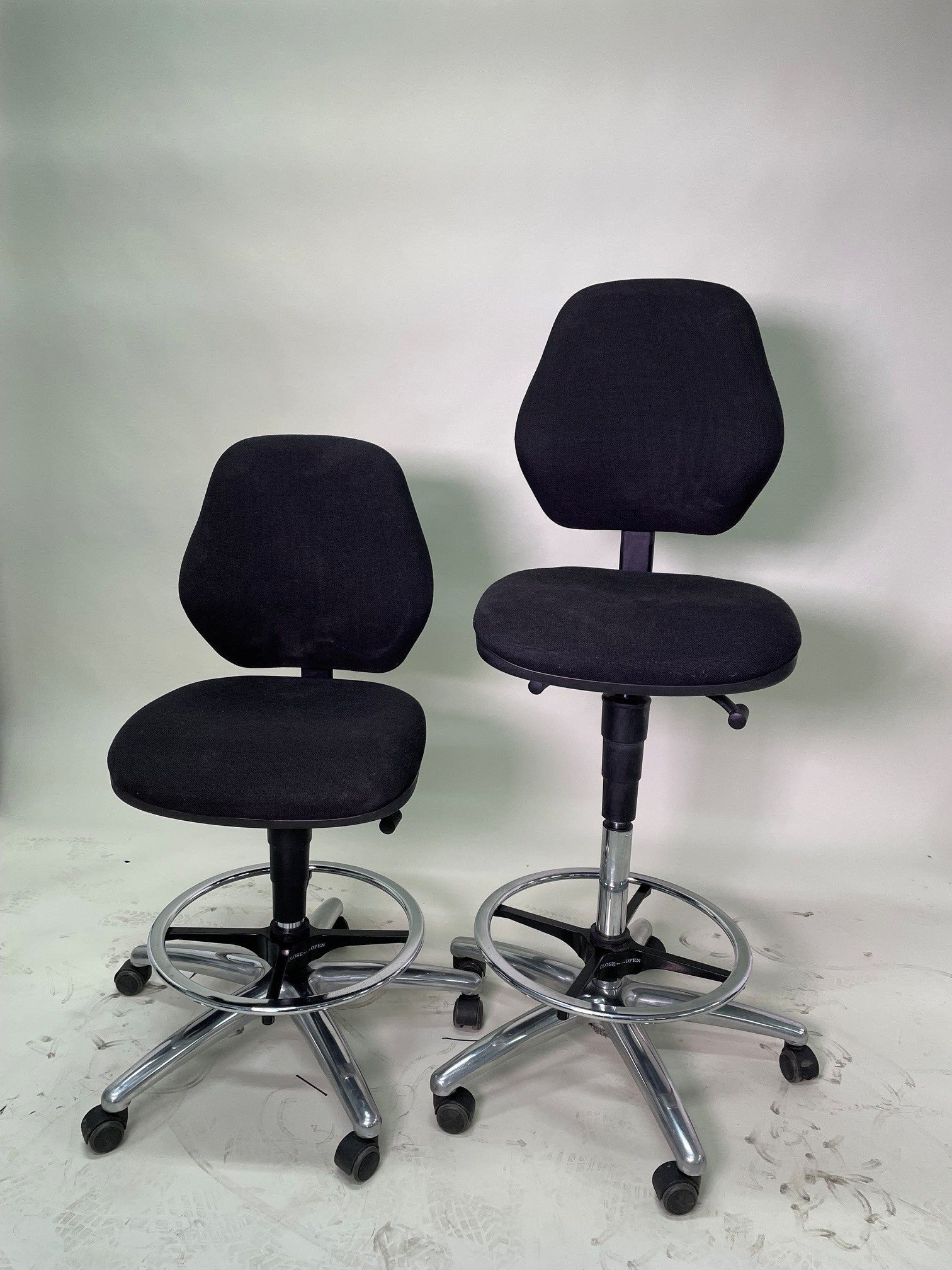 Tabouret haut mobile ergonomique