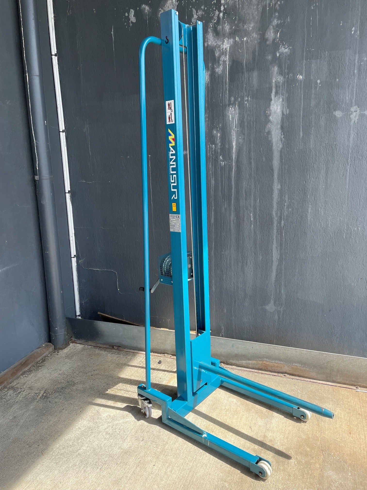 Gerbeur manuel à treuil MANUSUR